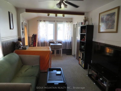 26 Meadwell Drive — photo 4