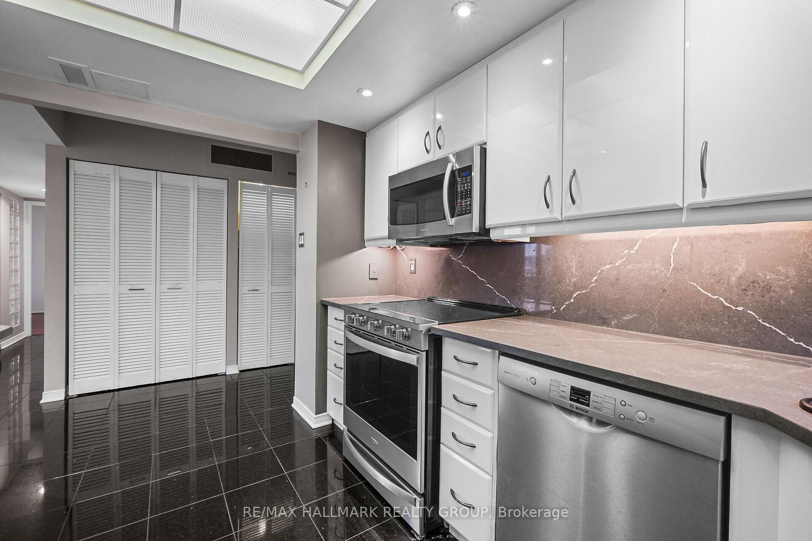160 George Street • #1404 • Ottawa, ON photo 12