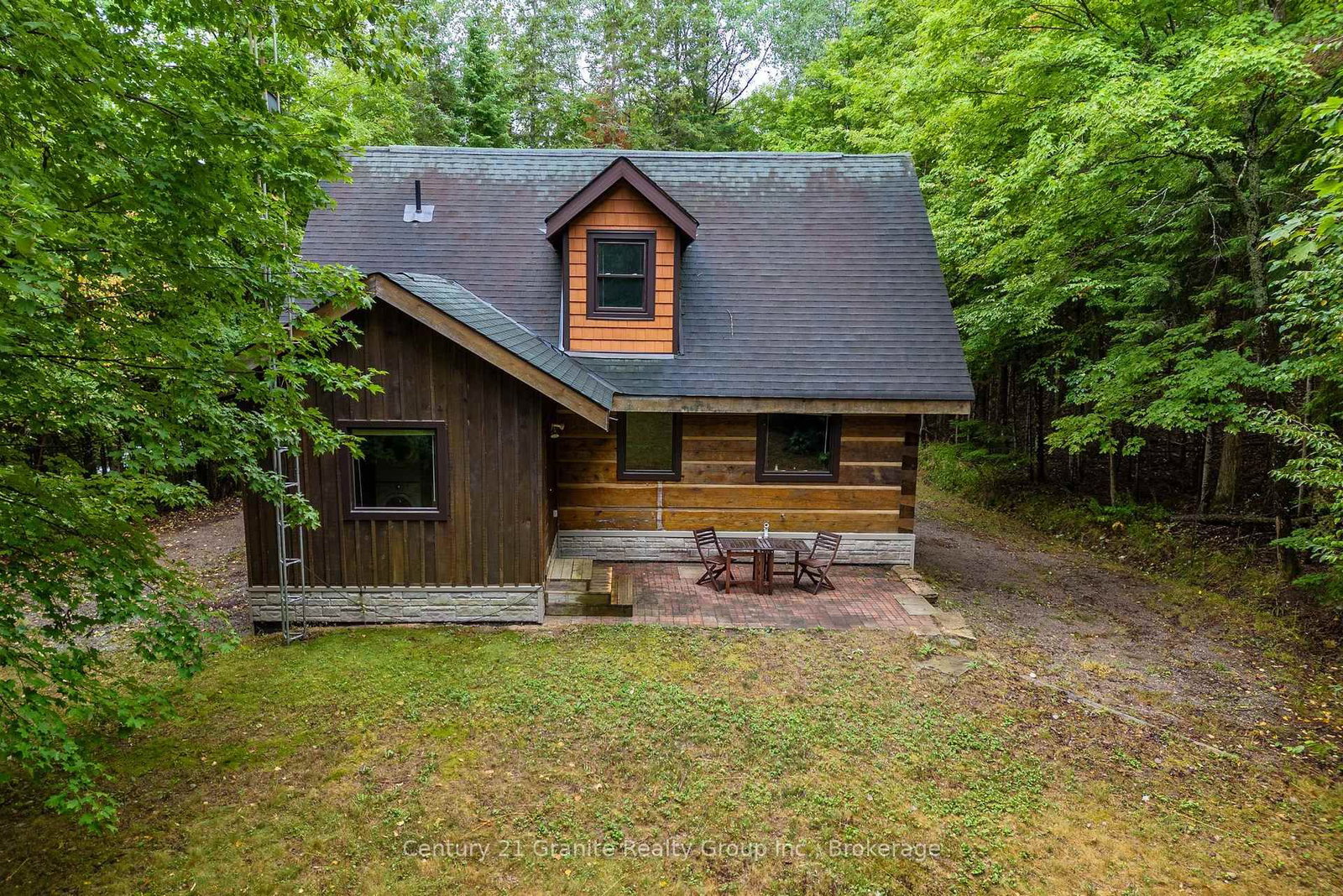 19221 Highway 118 • Highlands East, ON photo 2