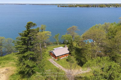 40 Mayne Lane • Prince Edward County, ON photo 2