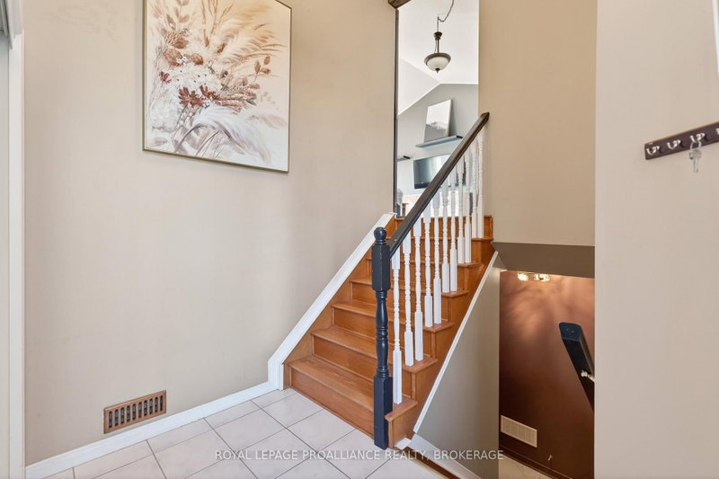 1402 Thornwood Crescent