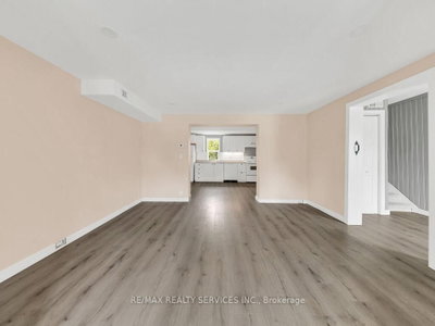123 Main Street W — more photos