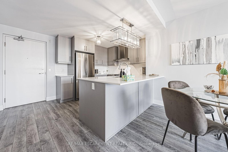 317 - 1 Redfern Avenue
