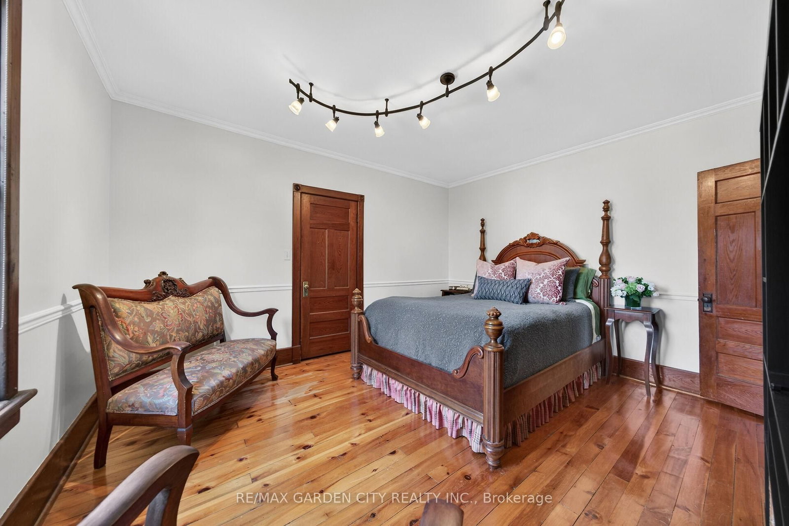 24-26 MAPLE Avenue • Grimsby, ON photo 31