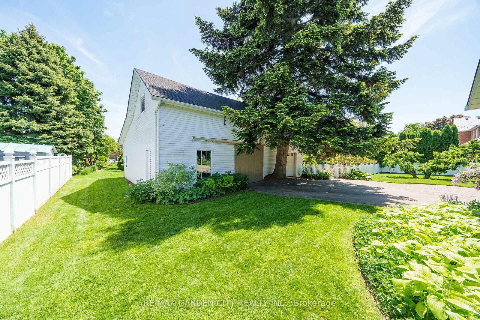 24-26 MAPLE Avenue • Grimsby, ON photo 38
