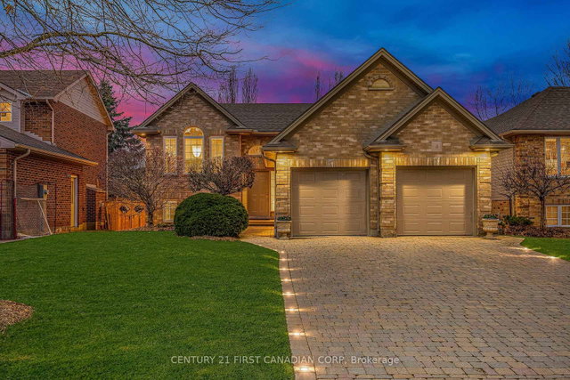 4 Oakwood Court