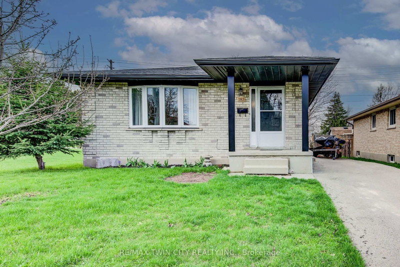 183 Dinison Crescent