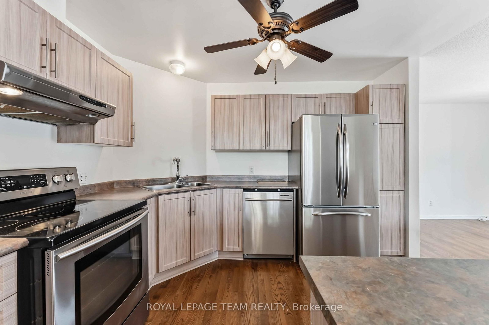 11 Saffron Court • Ottawa, ON photo 13