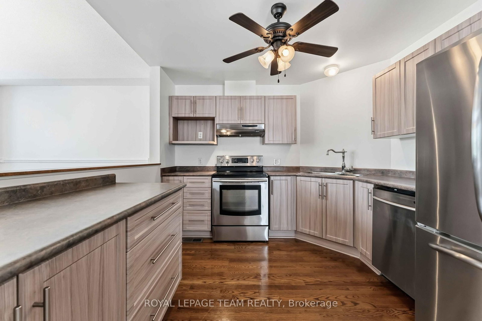 11 Saffron Court • Ottawa, ON photo 14