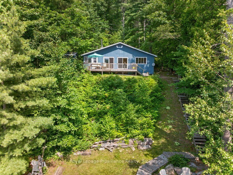 2807 Mackie Lake