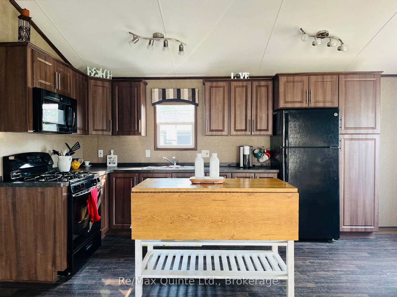 486 County Road 18 • #8 Cricket Ln • Prince Edward County, ON photo 14