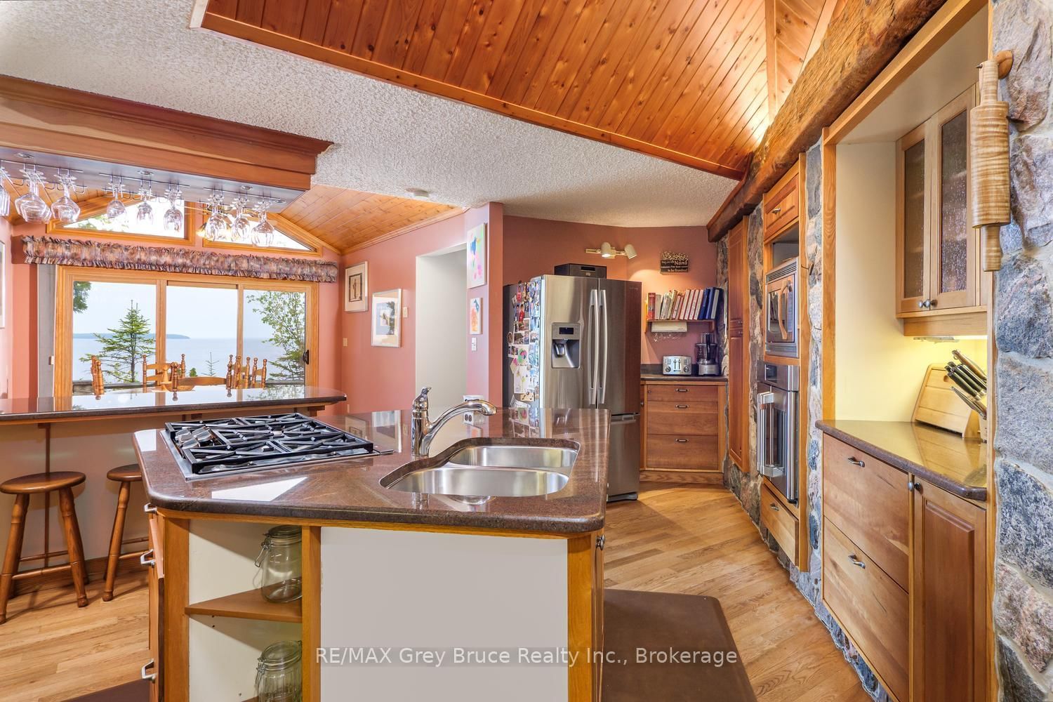 28 Elgin Street • Northern Bruce Peninsula, ON photo 11