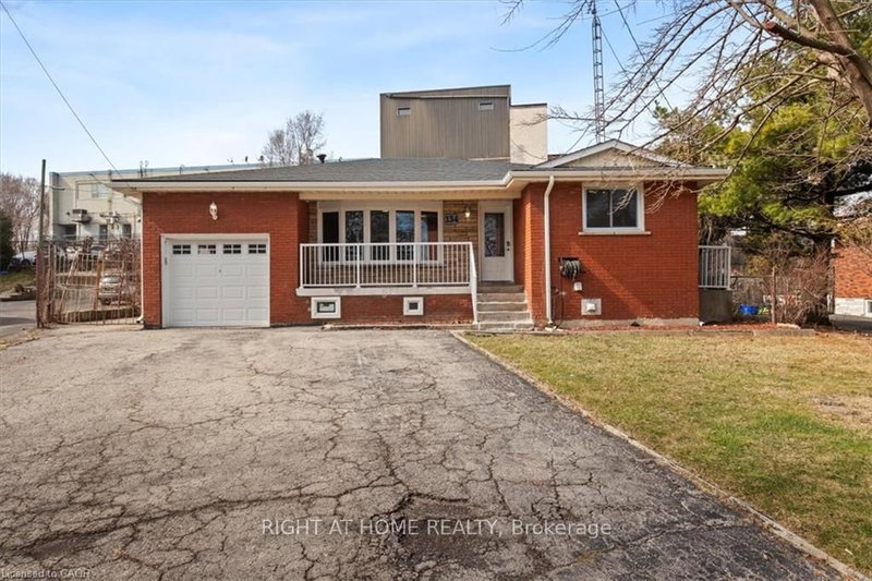 Lower Level - 134 Victor Boulevard