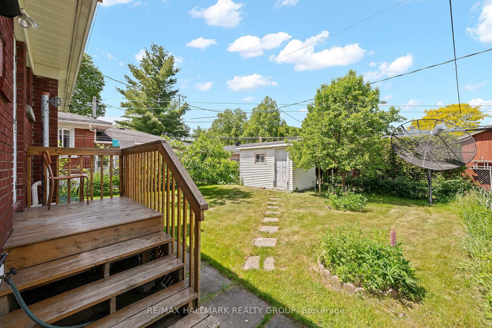 839 WESTON Drive • Ottawa, ON photo 23