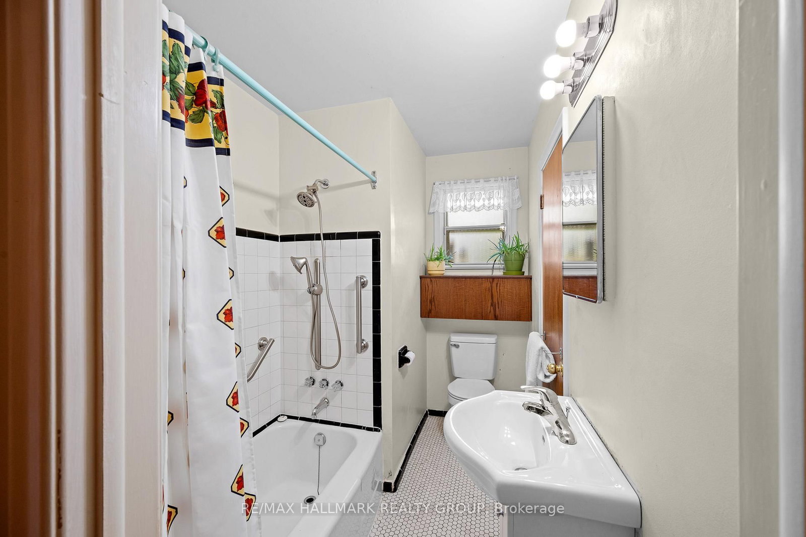 839 WESTON Drive • Ottawa, ON photo 8