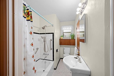 839 WESTON Drive • Ottawa, ON photo 8
