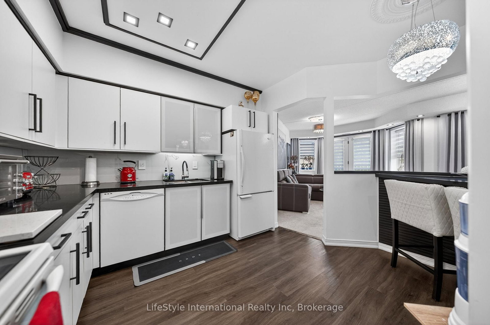 208 N Silvercreek Parkway • #213 • Guelph, ON photo 2