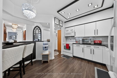 208 N Silvercreek Parkway • #213 • Guelph, ON photo 6