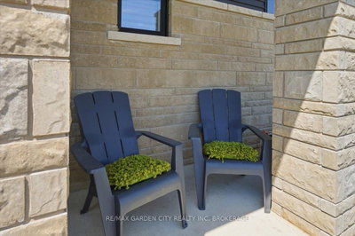 160 Susan Drive — photo 4