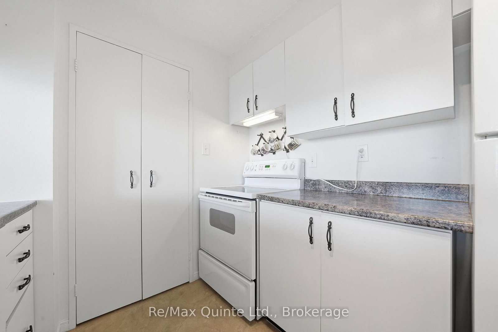 350 Front Street • #1006 • Belleville, ON photo 26