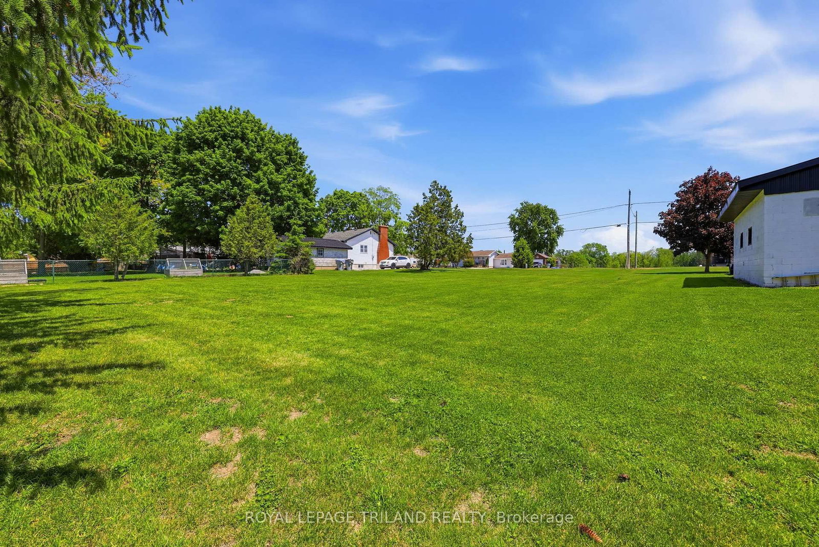 191 ELIZABETH Street • Lambton Shores, ON photo 10