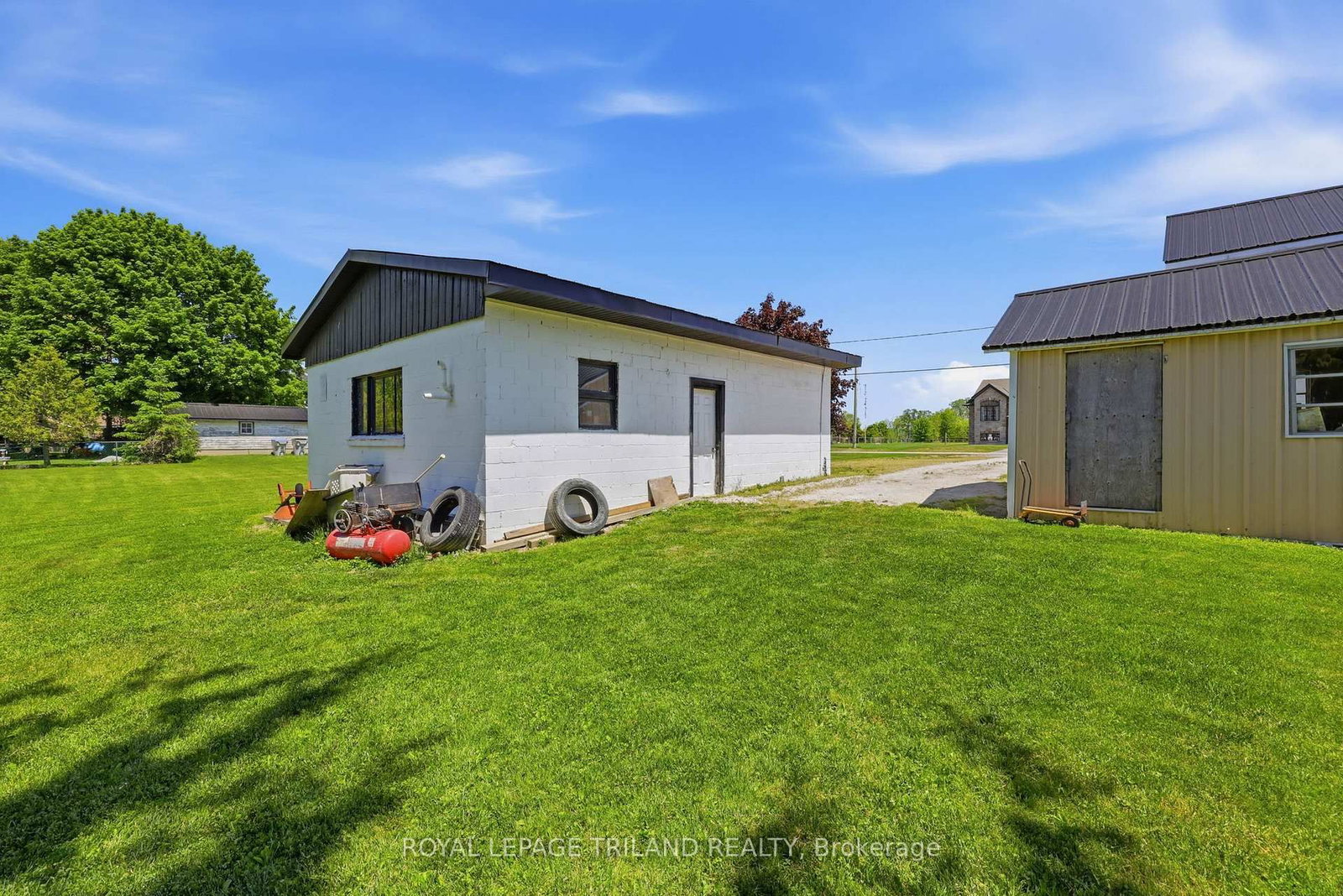 191 ELIZABETH Street • Lambton Shores, ON photo 15