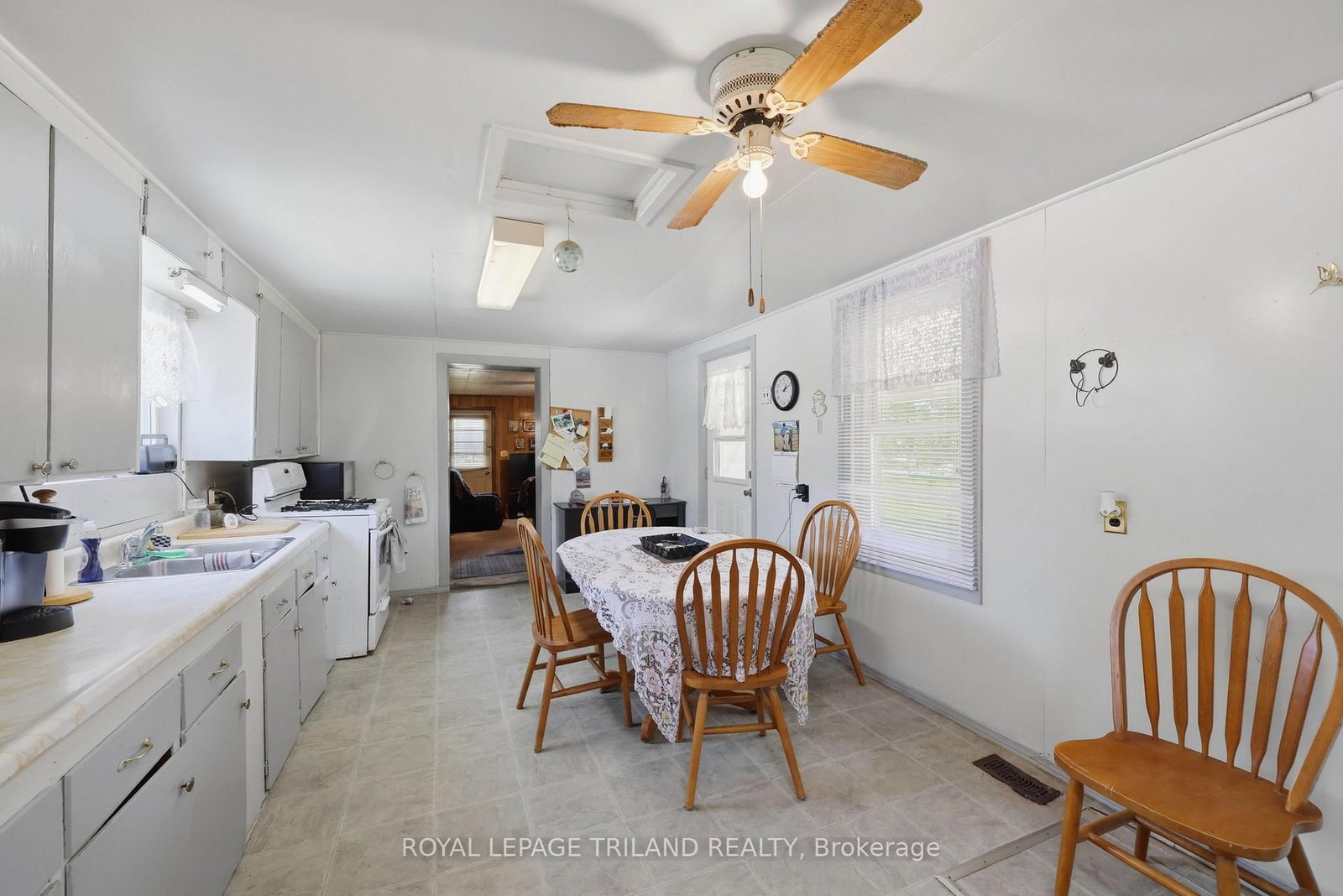 191 ELIZABETH Street • Lambton Shores, ON photo 28