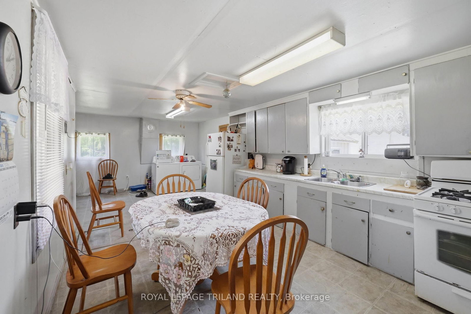 191 ELIZABETH Street • Lambton Shores, ON photo 29
