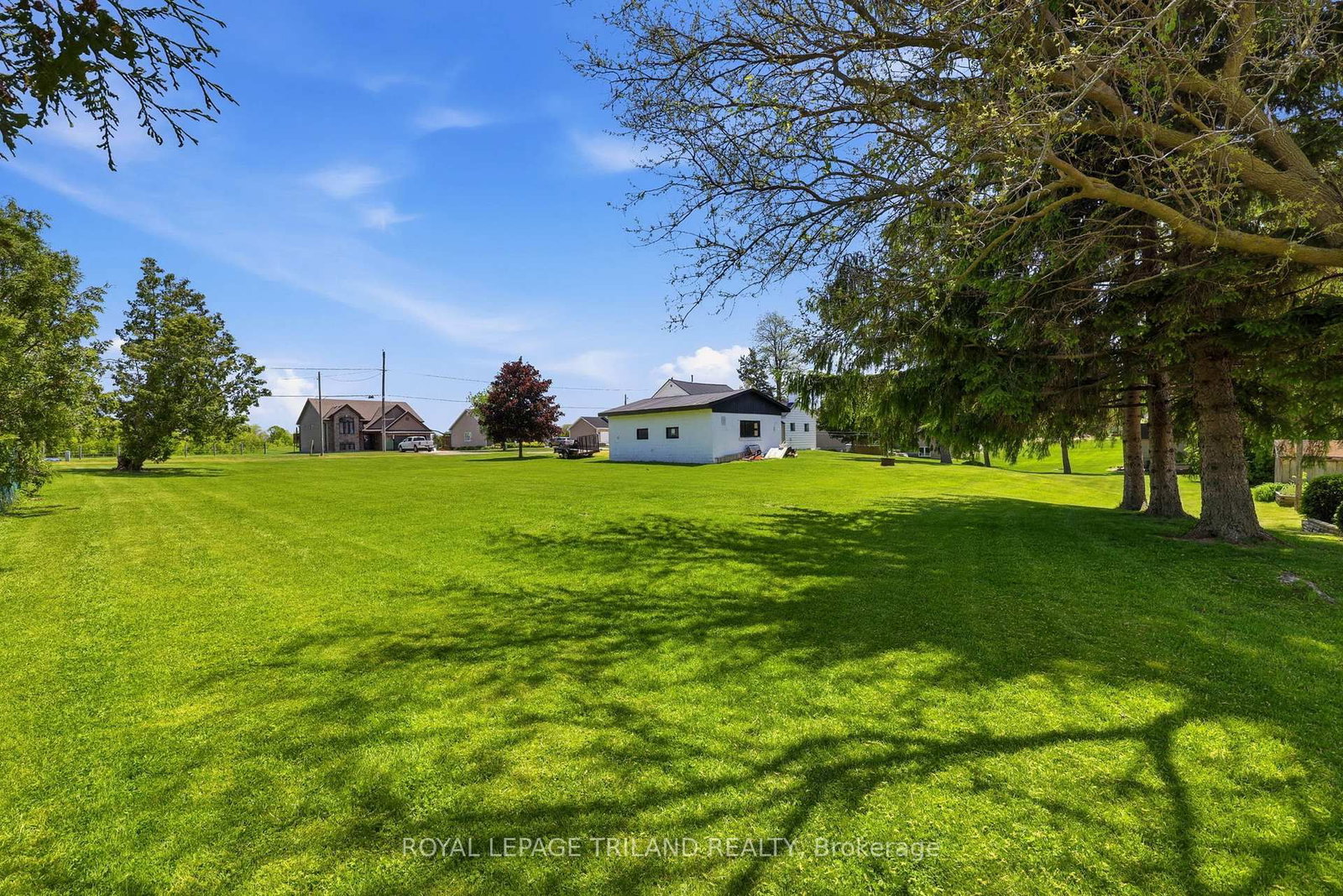 191 ELIZABETH Street • Lambton Shores, ON photo 8