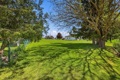 191 ELIZABETH Street • Lambton Shores, ON photo 9