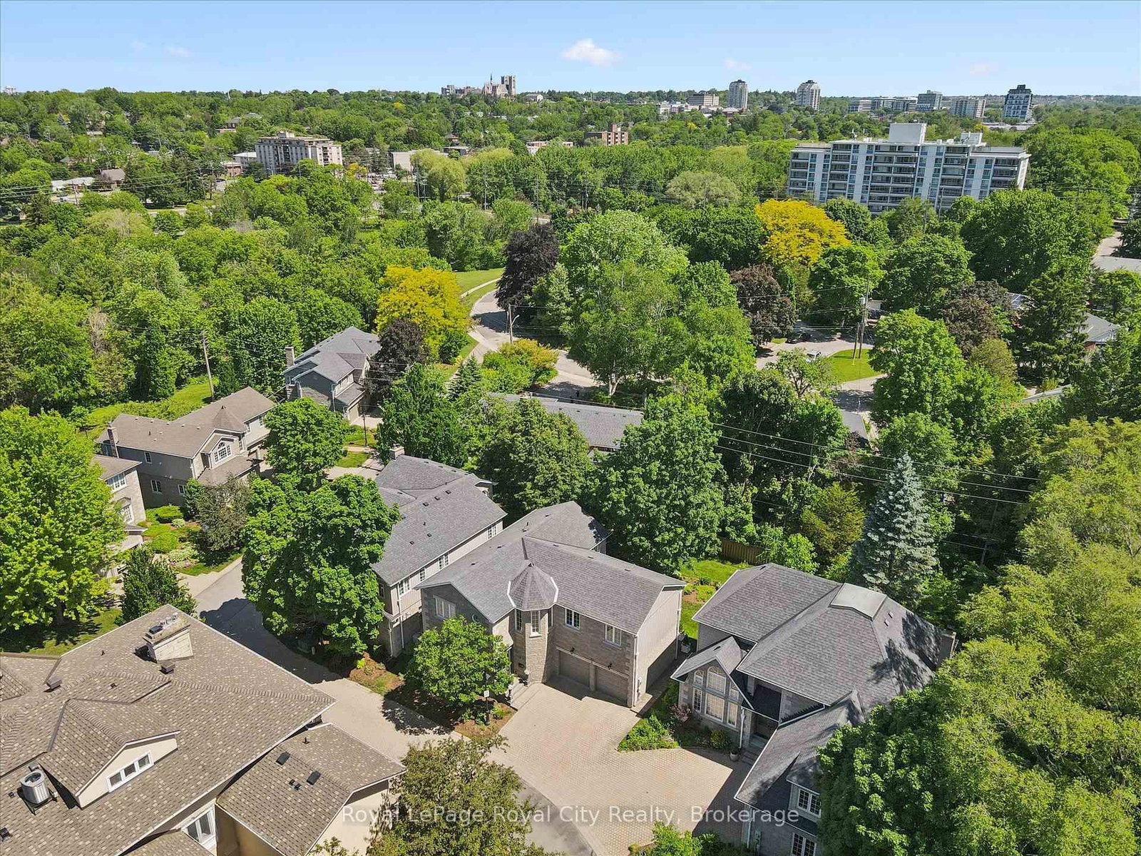 25 MANOR PARK Crescent • #11 • Guelph, ON photo 41