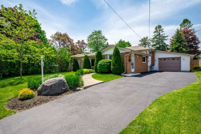 717 Spragge Crescent