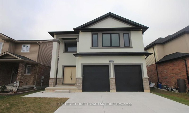 home for lease on UPPER-2910 Biddulph Street