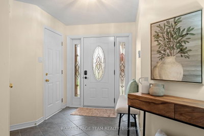 47 Stowgrass Crescent — photo 3