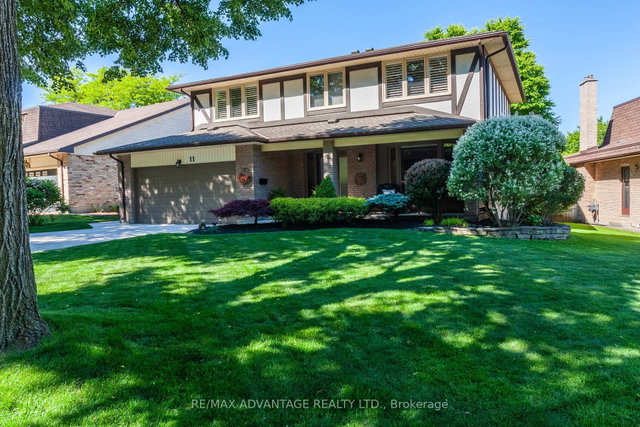 11 Farmington Crescent