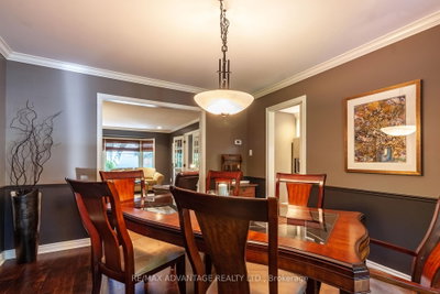 11 Farmington Crescent — more photos