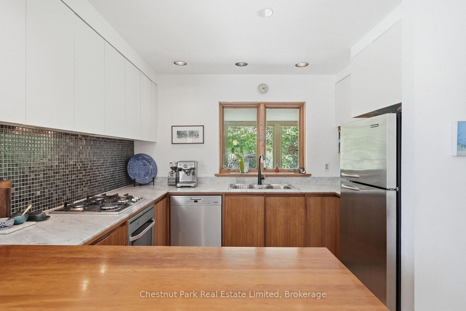 352 County Road 10 • Prince Edward County, ON photo 11
