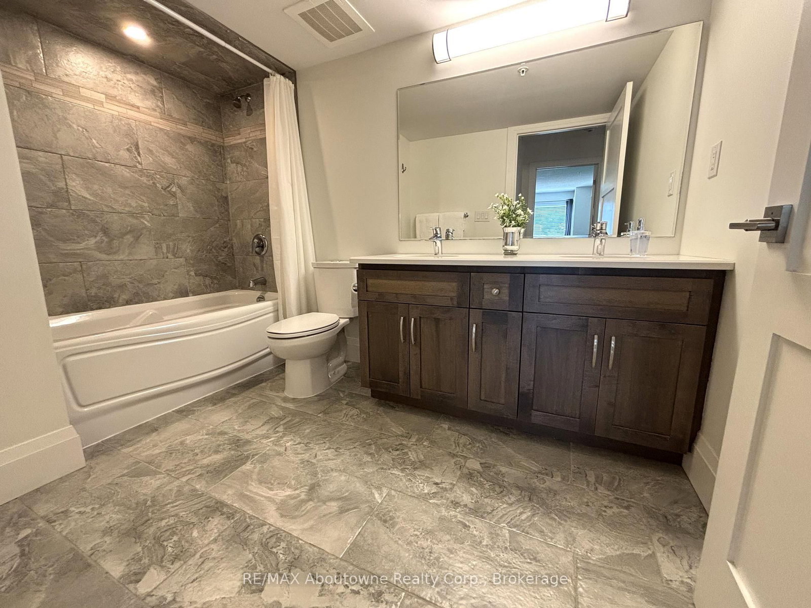 53 Arthur Street S • #RL5 • Guelph, ON photo 21
