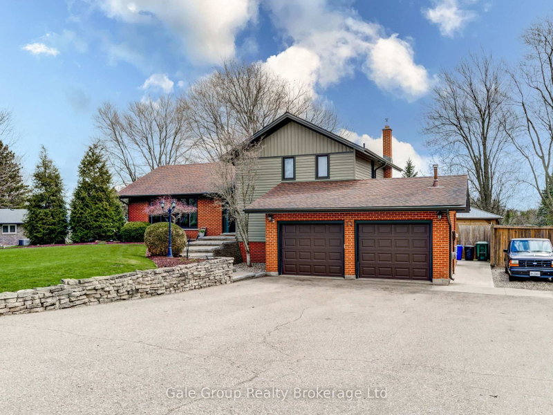home for sale on 11 Robin Street S