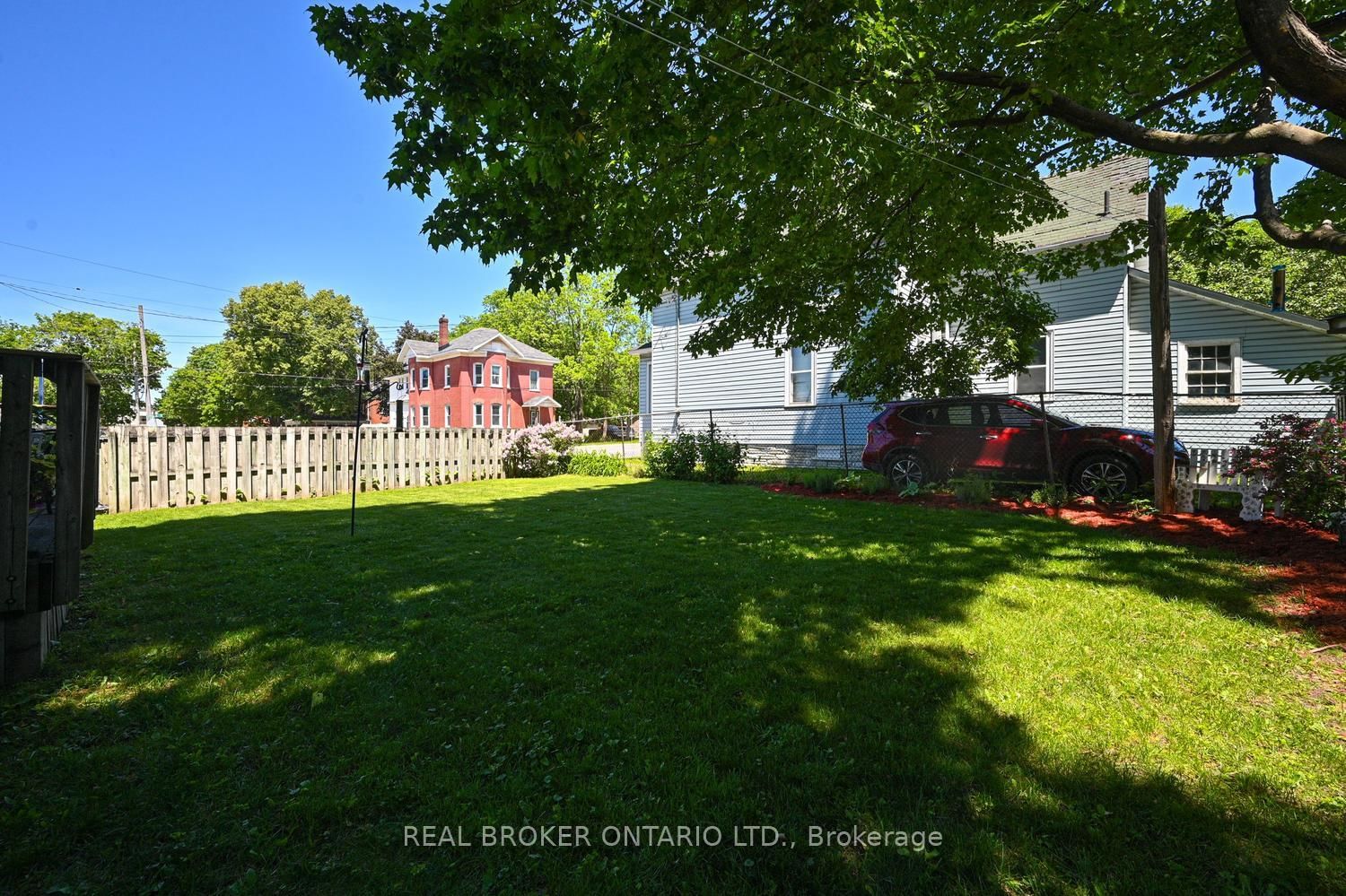 39 Mcewen Avenue • Smiths Falls, ON photo 38