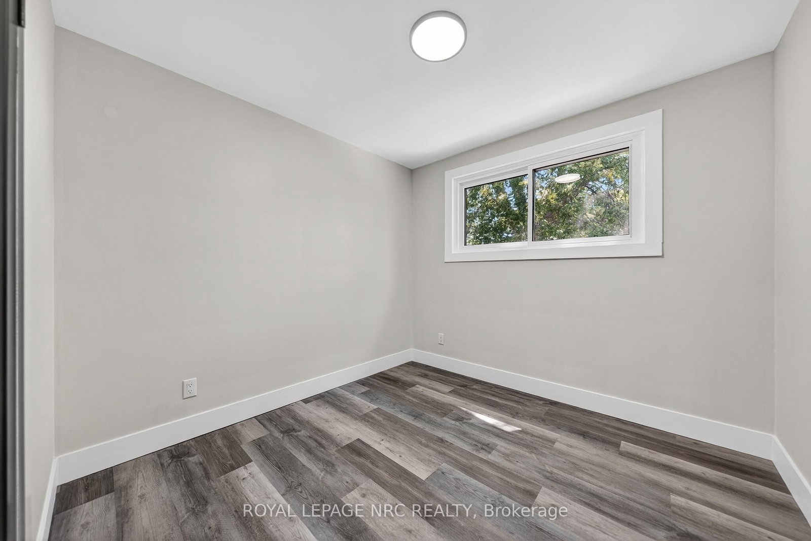 970 Parkdale Avenue • Fort Erie, ON photo 25