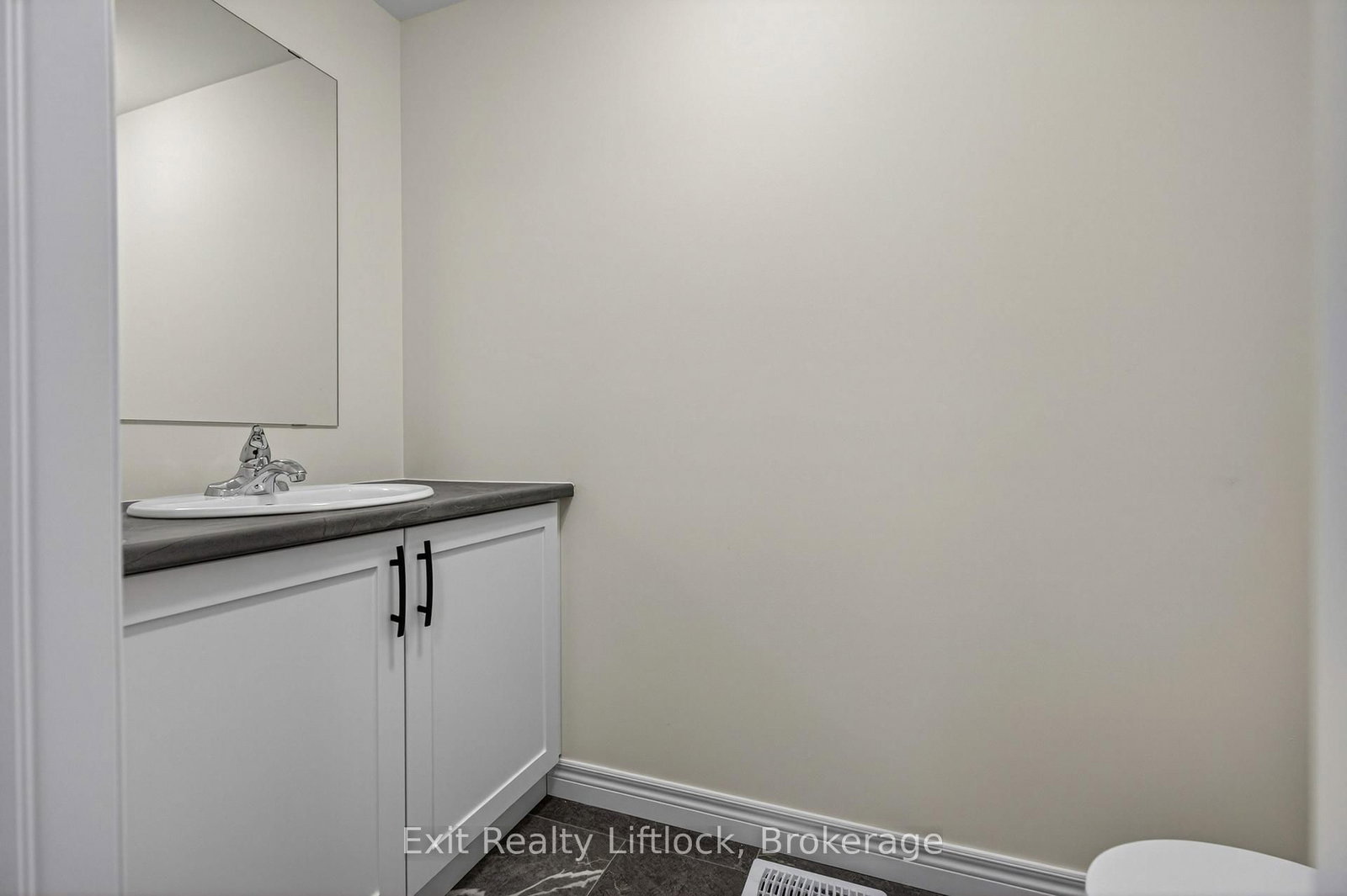 242 O'Neil Street • Peterborough, ON photo 17