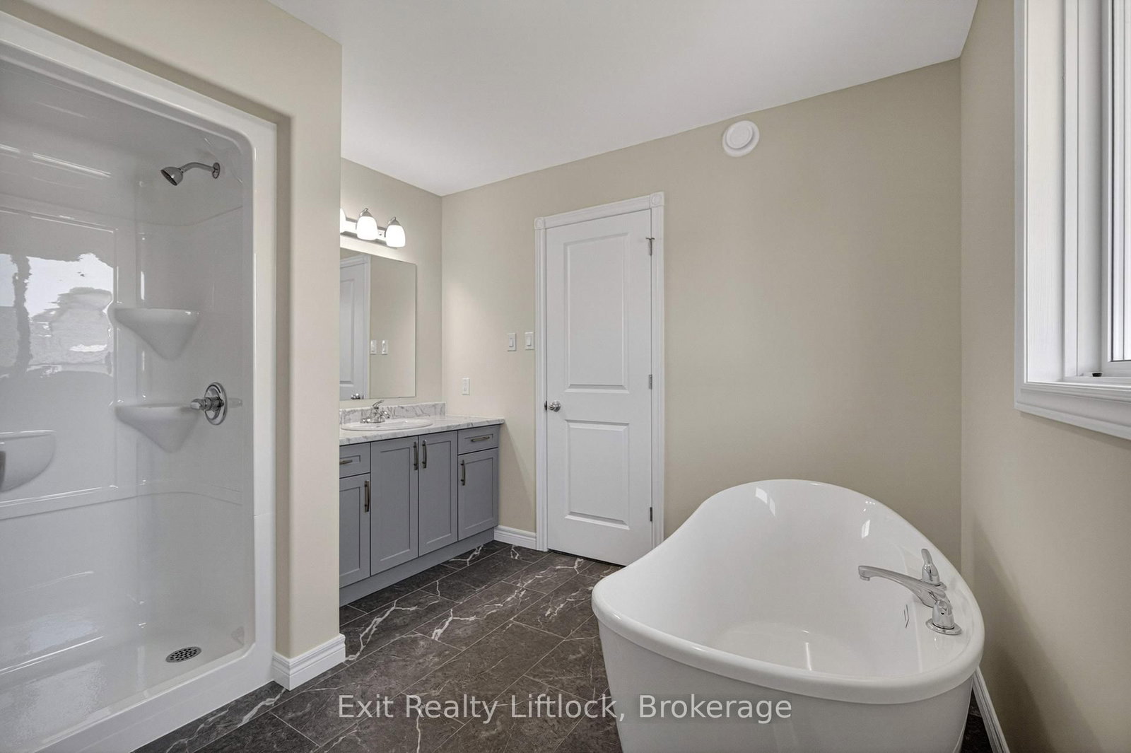 242 O'Neil Street • Peterborough, ON photo 22