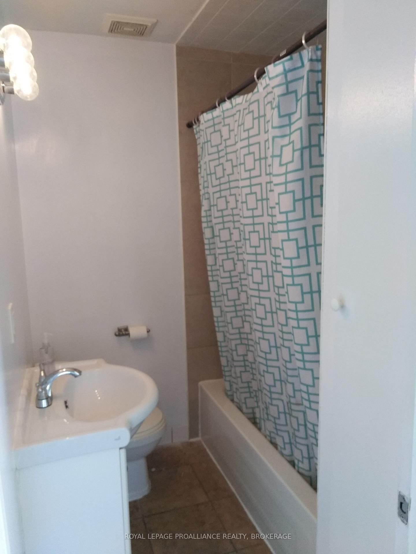 635 Victoria Street • Kingston, ON photo 10