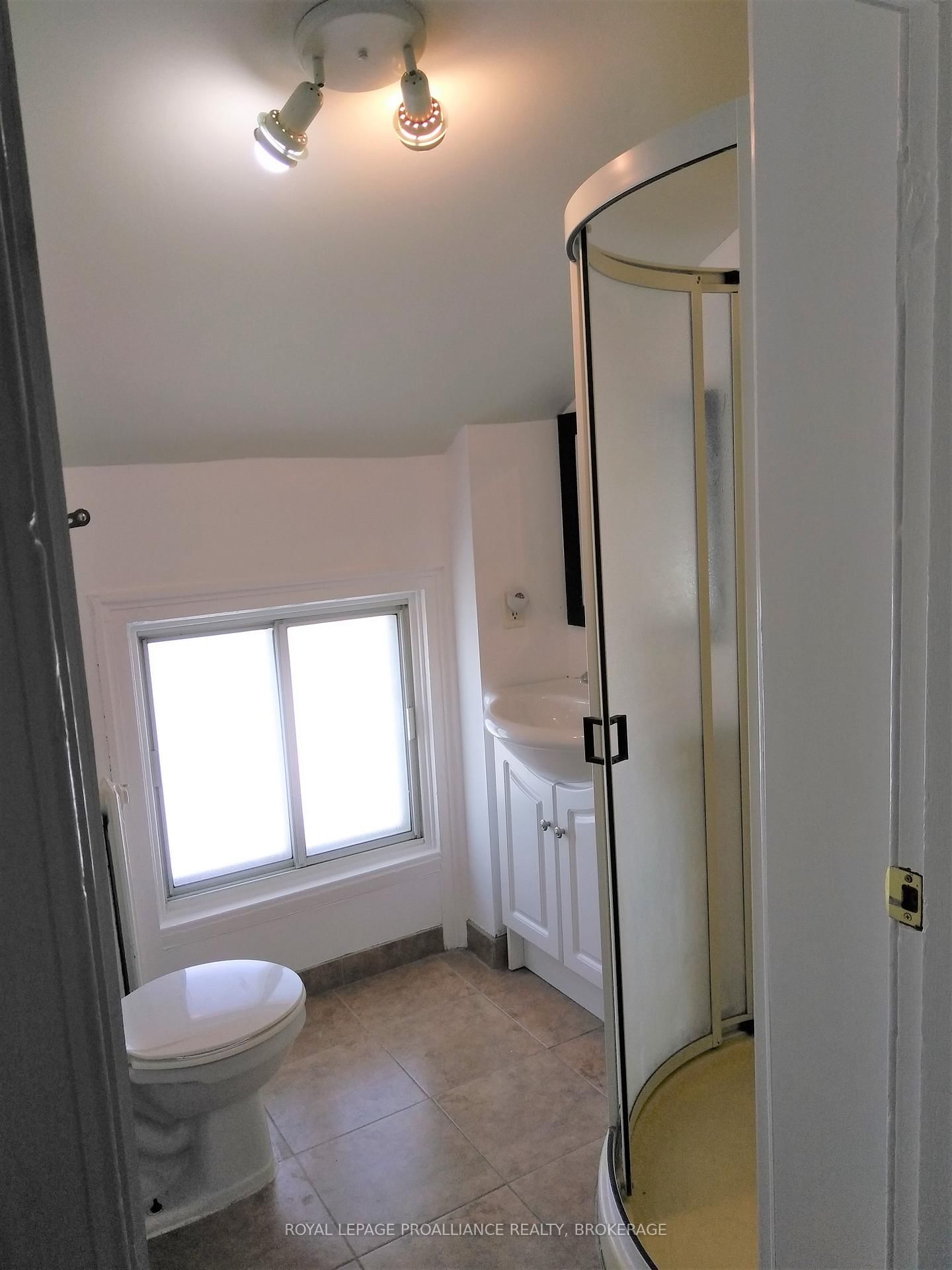 635 Victoria Street • Kingston, ON photo 11