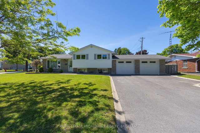 6 Byron Crescent