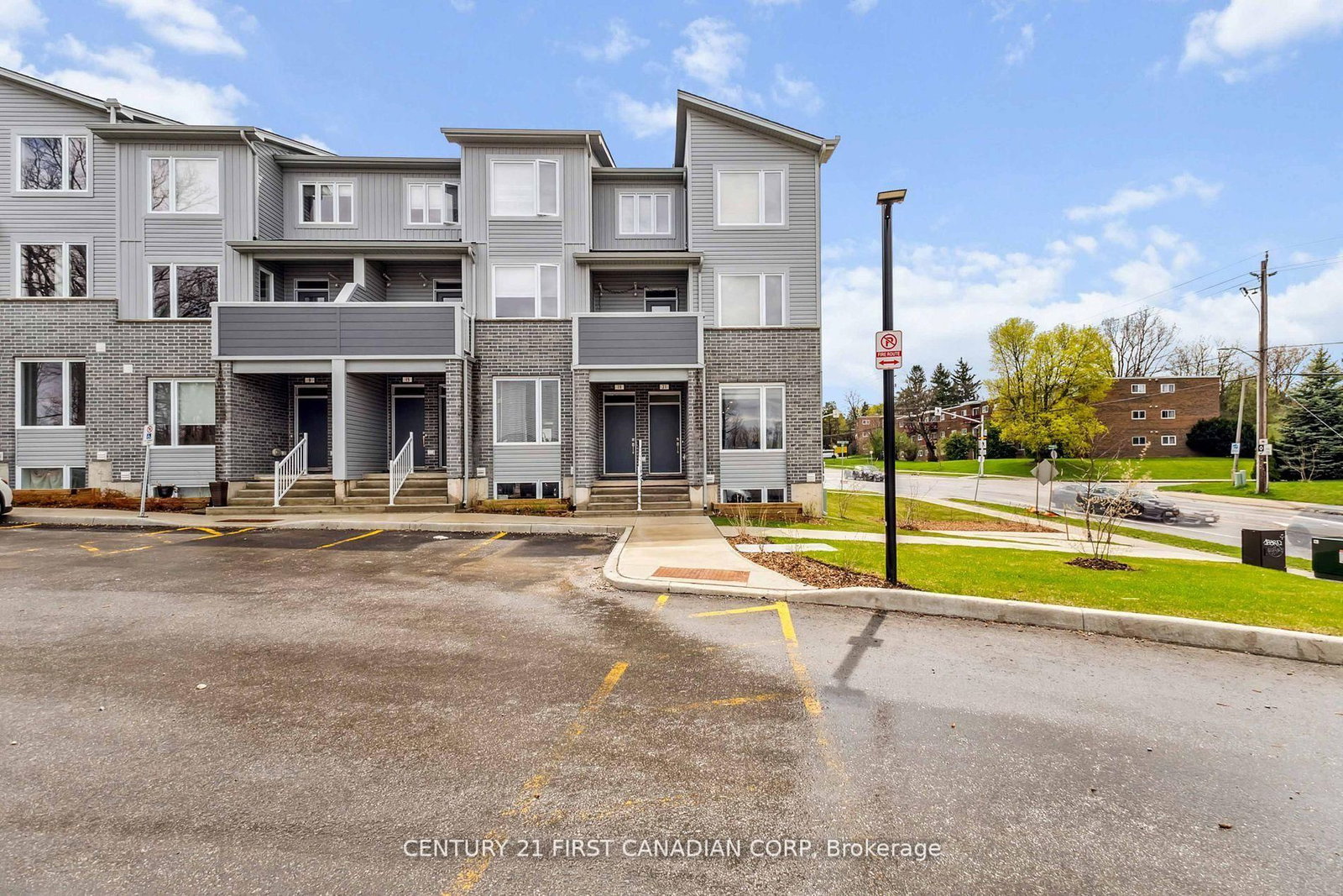 Townhouse for sale at 21-990 DEVERON Crescent, London South, Ontario, N5Z 0B7 - South J - MLS: X13419348
