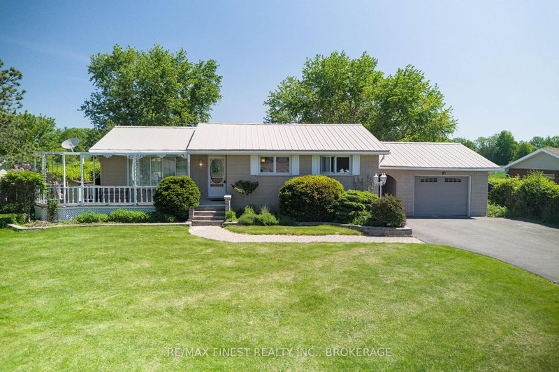 301 County Rd 8, Napanee