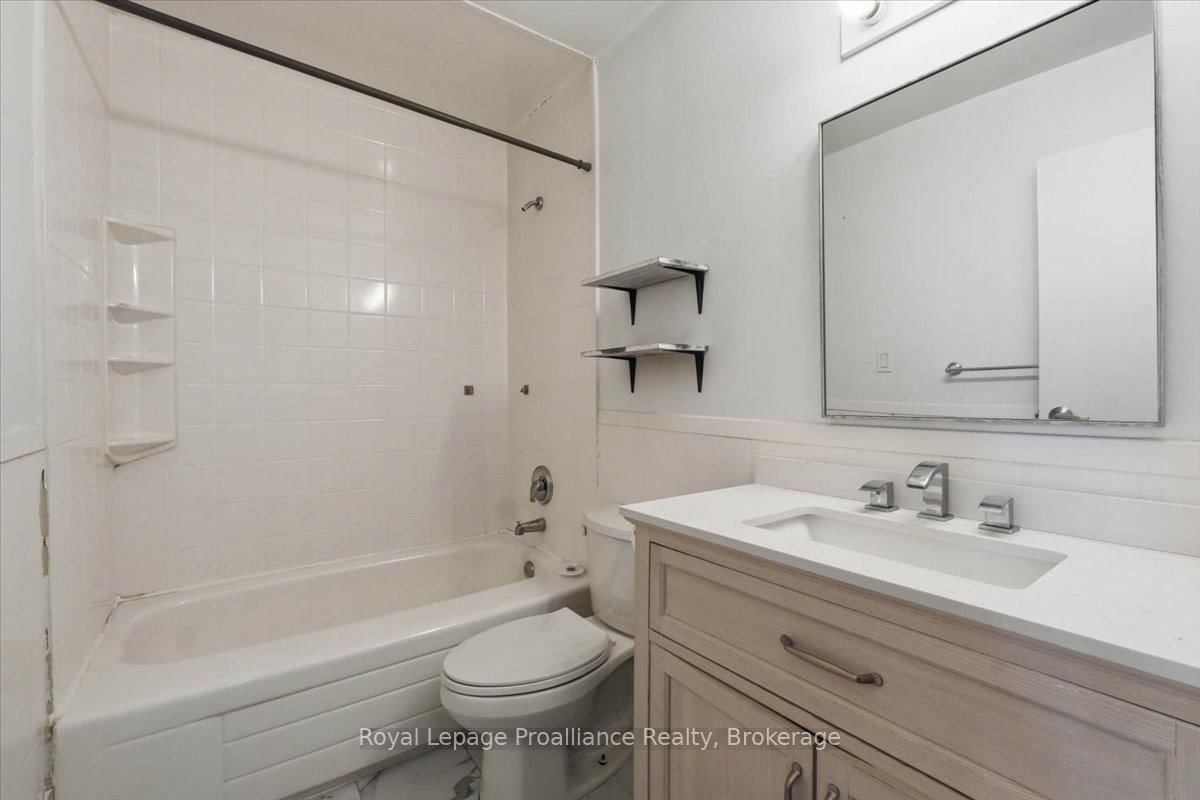 209 North Park Street • #G • Belleville, ON photo 16
