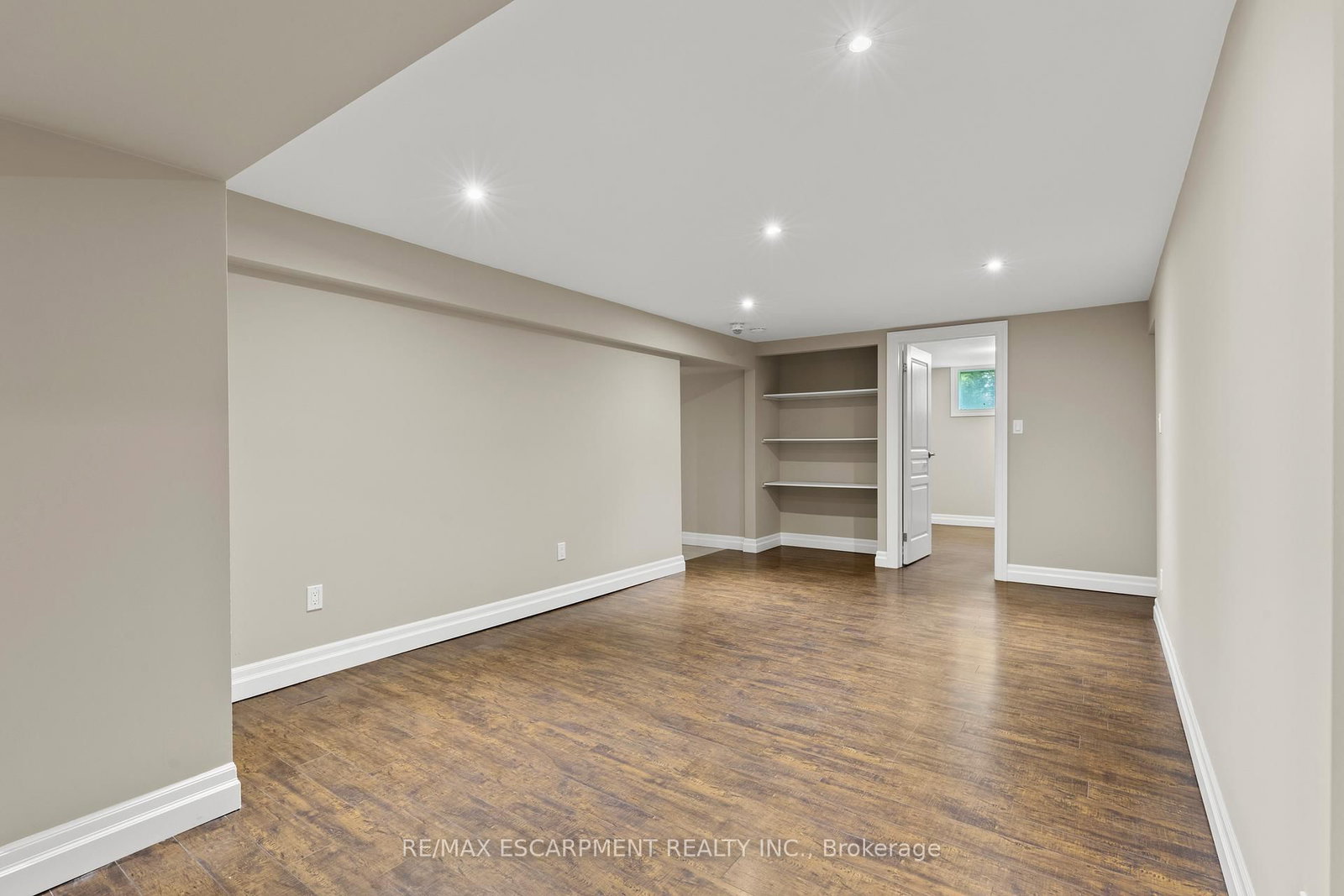 404 Hamilton Drive • Hamilton, ON photo 32
